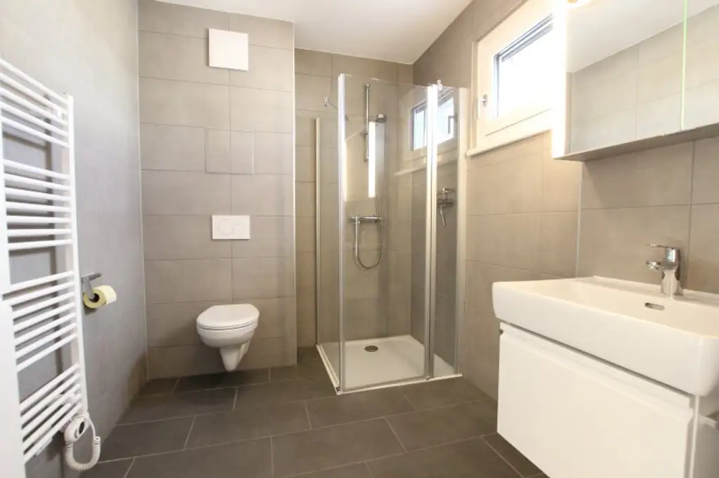 KLIMAANLAGE, SCHWIMMBAD, SCHÖNE TERRASSE MIT ELEKTRISCHER MARKISE, BAUJAHR 2022, GRÜNRUHELAGE KORNEUBURG!!