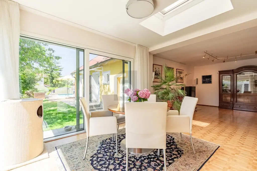 SONNIGE WOHLFÜHLOASE MIT POOL UND EIGENER GÄSTE-EINHEIT