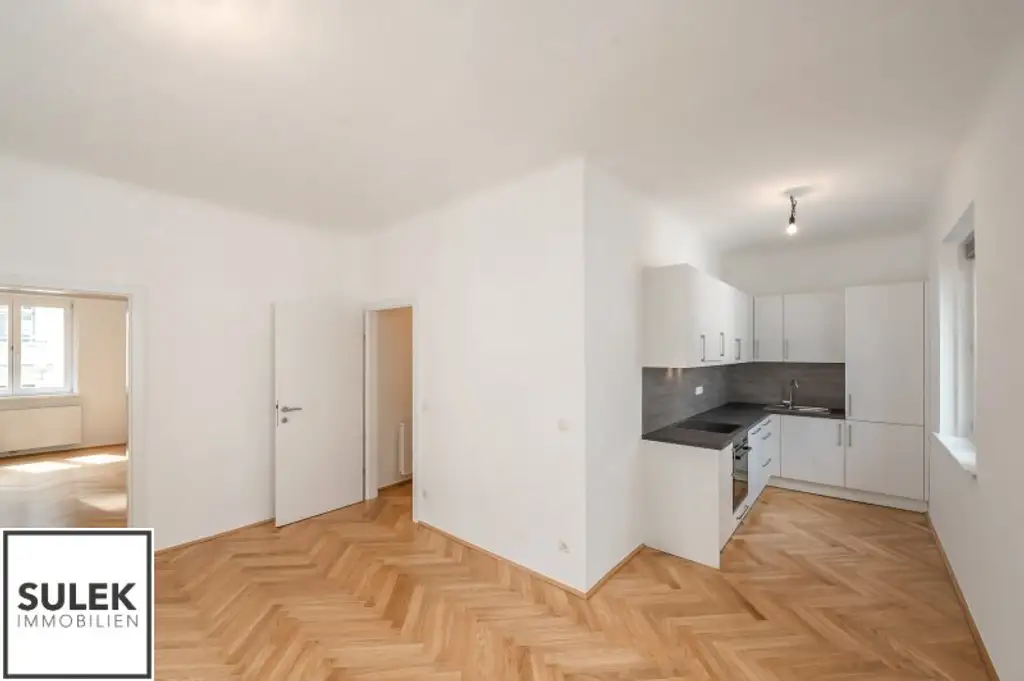 schöne 2 Zimmer Wohnung in bester Innenstadtlage - ab Oktober beziehbar! (Erstbezug nach Sanierung)