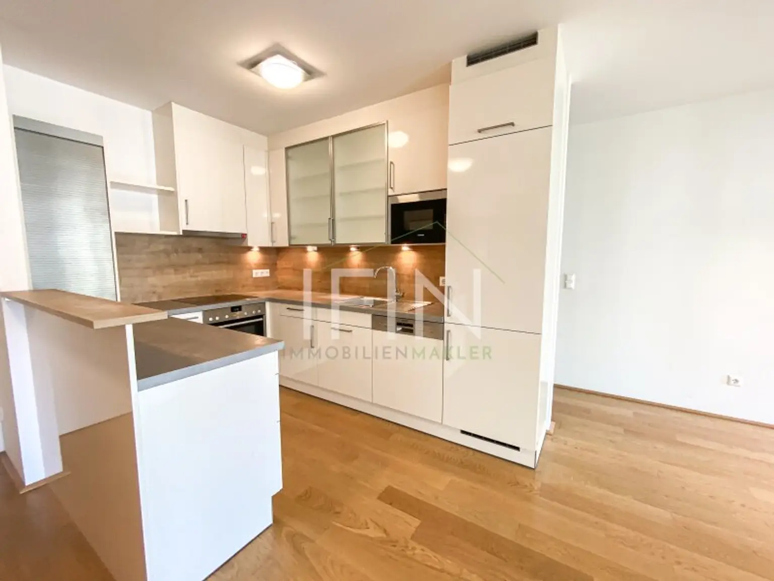 Helle Wohnung mit großer Freifläche und Parkblick im 2. Bezirk!