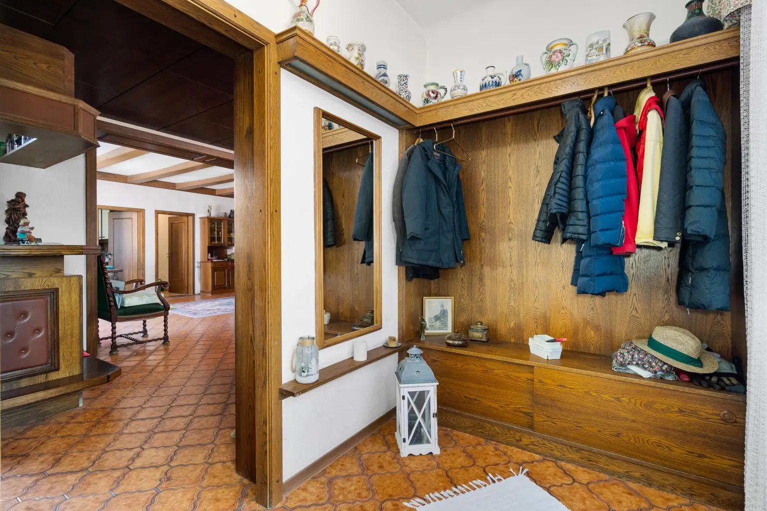 "Großzügiges Grundstück mit Pferdehof und sanierungsbedürftigem Haus – nur Minuten von Wien entfernt"