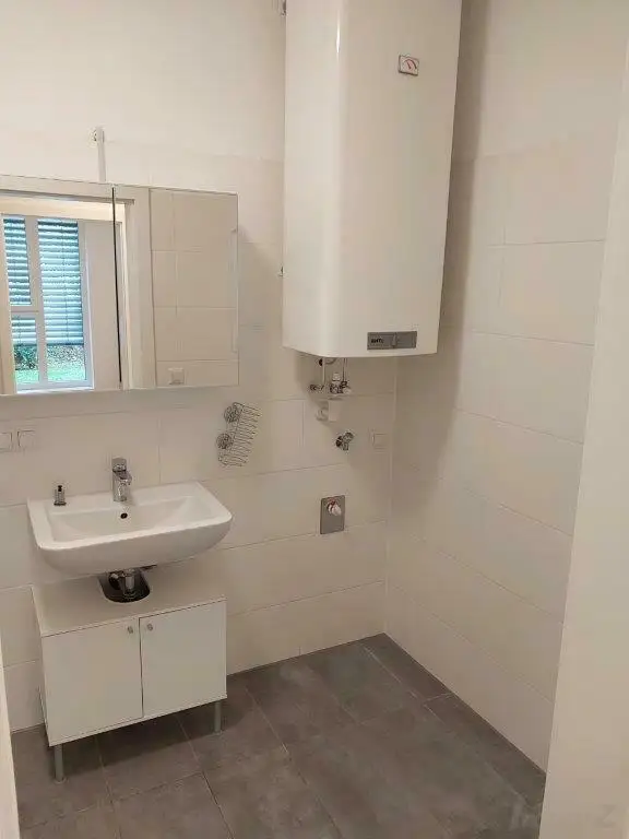 Großzügige 5-Zimmer-Gartenwohnung mit Tiefgaragenplatz in Villenviertel zwischen UNI und LKH - Nähe Hilmteich ab sofort zu vermieten!
