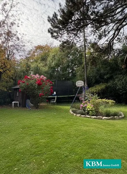 Endlich Zuhause: Wo Platz auf Lebensqualität trifft! - Haus mit 10 Zimmern, Garage und 5 Bädern