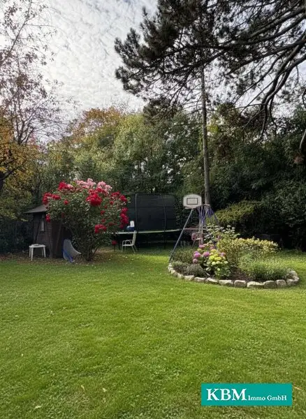 Endlich Zuhause: Wo Platz auf Lebensqualität trifft! - Haus mit 10 Zimmern, Garage und 5 Bädern