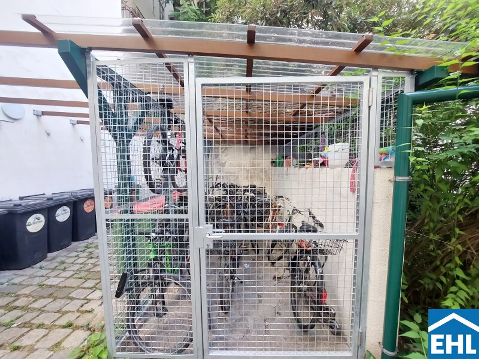 ERSTBEZUG nach Sanierung - WG-Hit mit 6 Zimmer im Karmeliterviertel