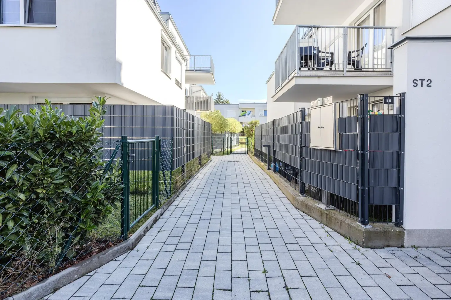 "Helles Dachgeschoss, Garage, Klima nähe U1"