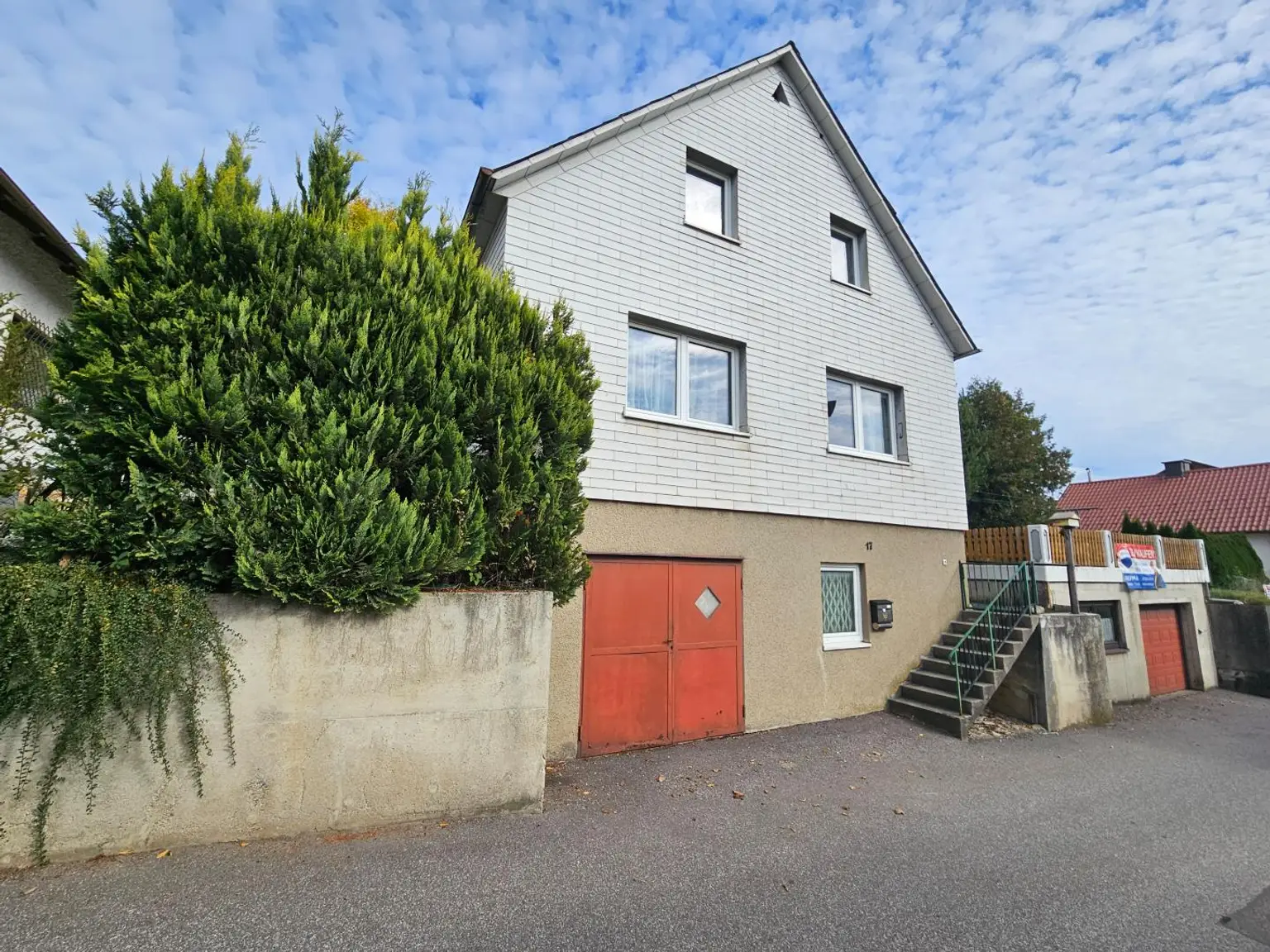 Einfamilienhaus mit herrlichem Ausblick in ruhiger Siedlungslage