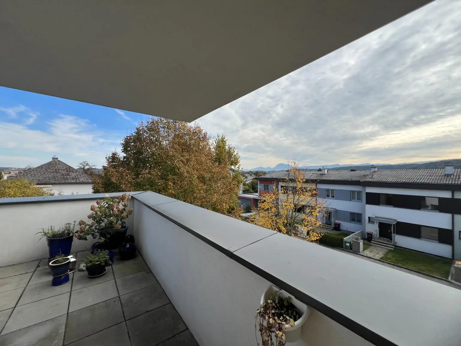 OPEN HOUSE! Moderner Penthousetraum mit Einliegerwohnung, XXL-Panoramaterrasse mit Traunsteinblick, Sauna & 3 TG-Plätze in 1A Lage Tegetthoffstraße