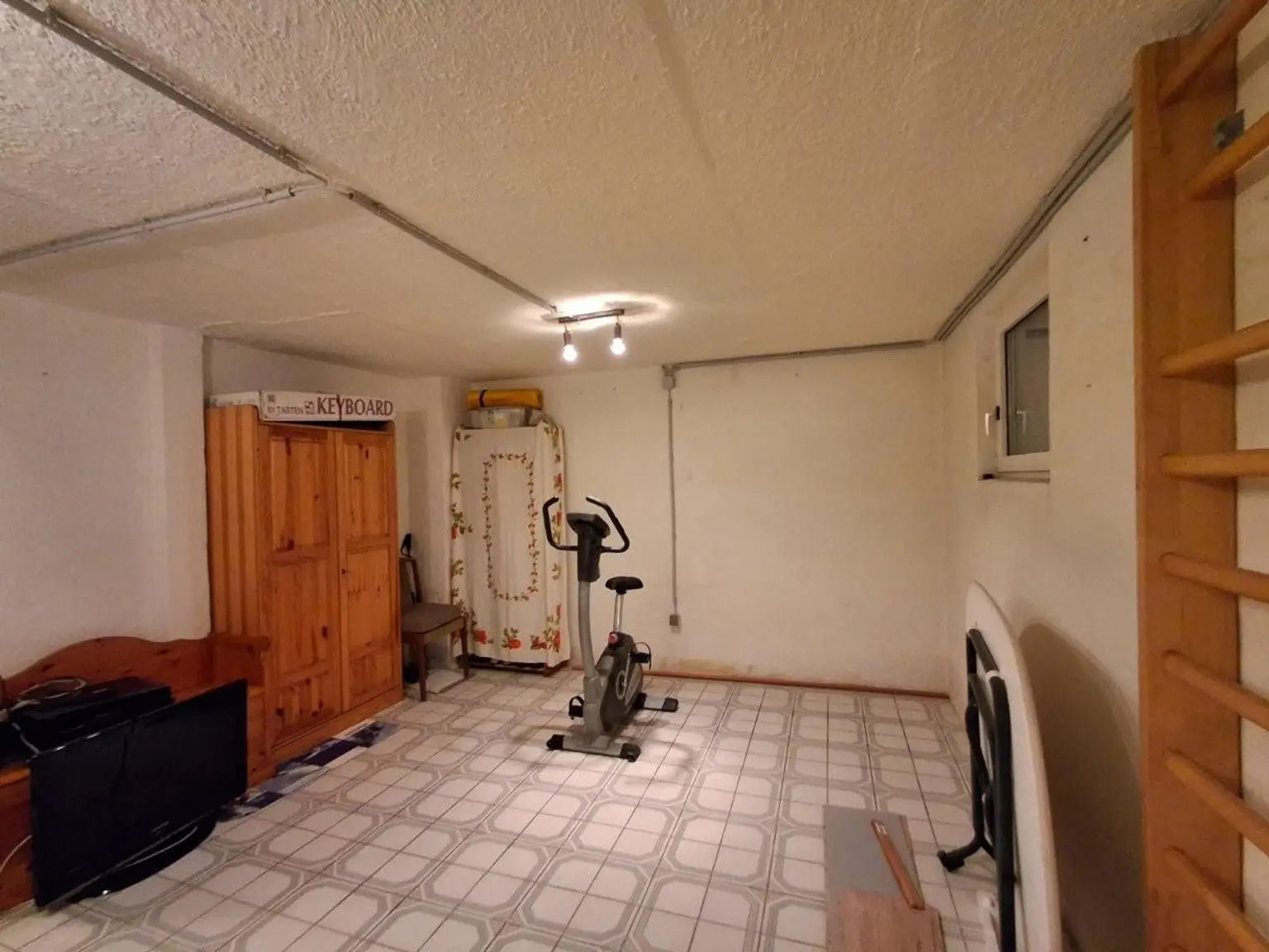 24 Hobbyraum Keller RH 1230