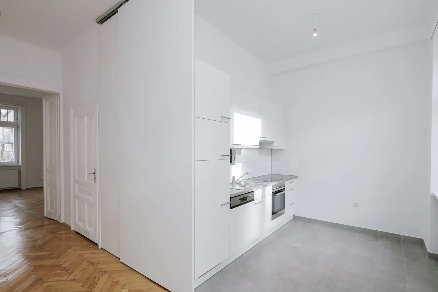 Sehr helle und gepflegte 2 Zimmer Altbauwohnung in sehr guter zenraler Lage von Döbling!