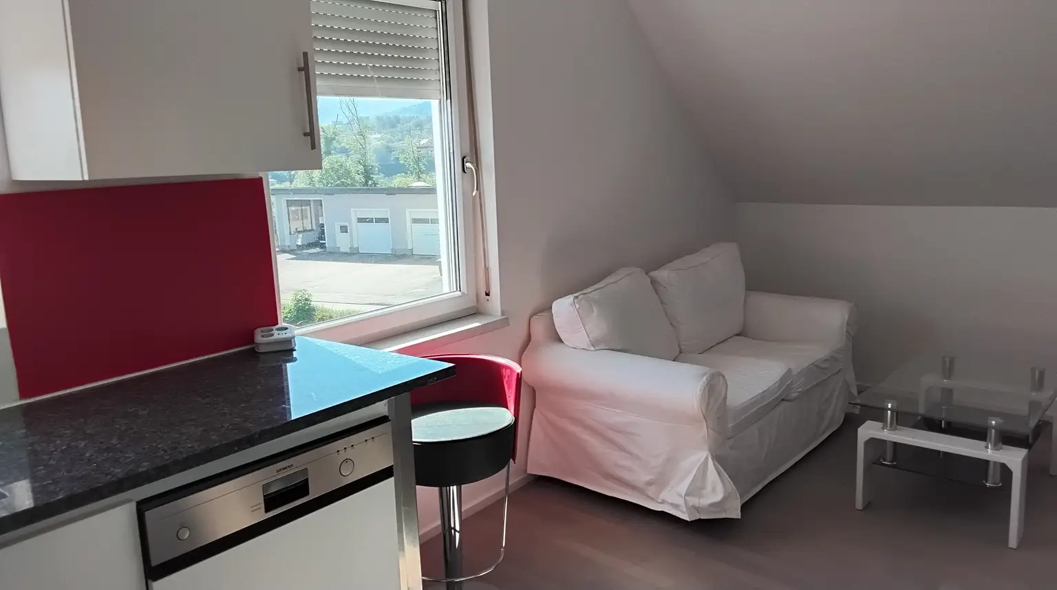 Eine charmante, kleine  Wohnung mit 35,96 m²  und dazu ein PKW-Stellplatz.