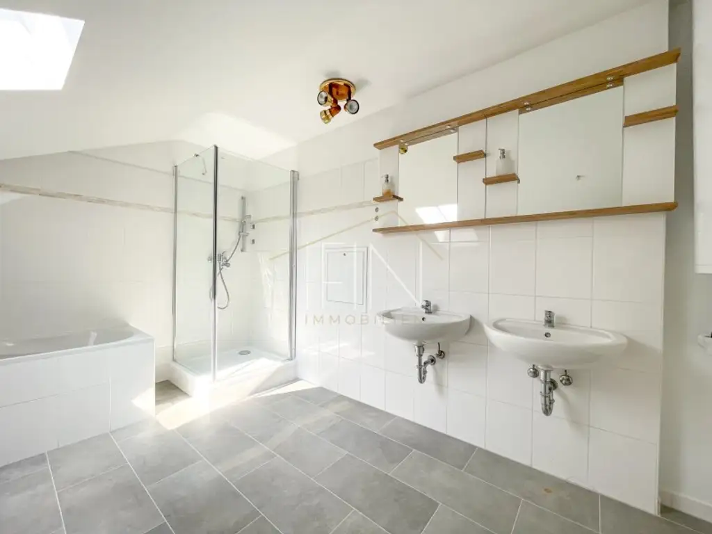 Stylische 5-Zimmer Wohnung im Herzen von Bruck