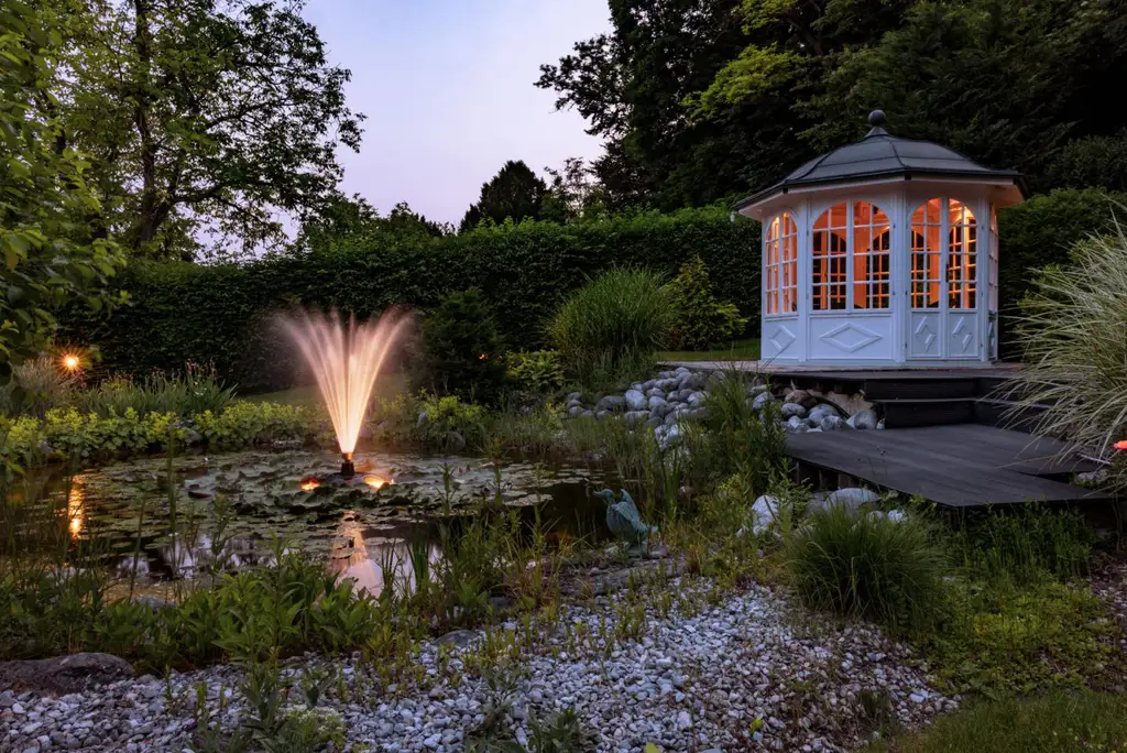Luxuriöse Villa mit Panoramablick, Swimmingpool und großem Garten in Baden bei Wien