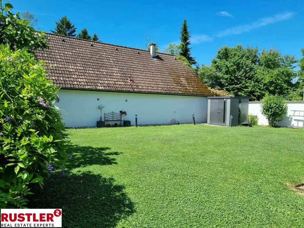 Großzügiges Einfamilienhaus mit separater Wohneinheit  & Pool
