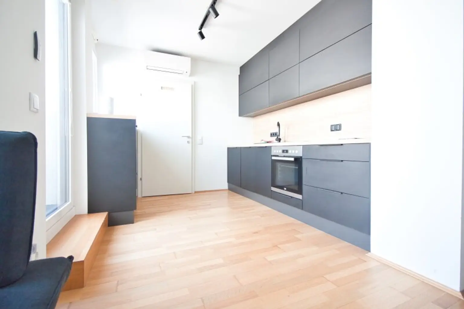 Wohlfühlwohnung mit 4 Zimmern | Terrasse mit Beschattung | Klima | zentral begehbar & ruhig gelegen