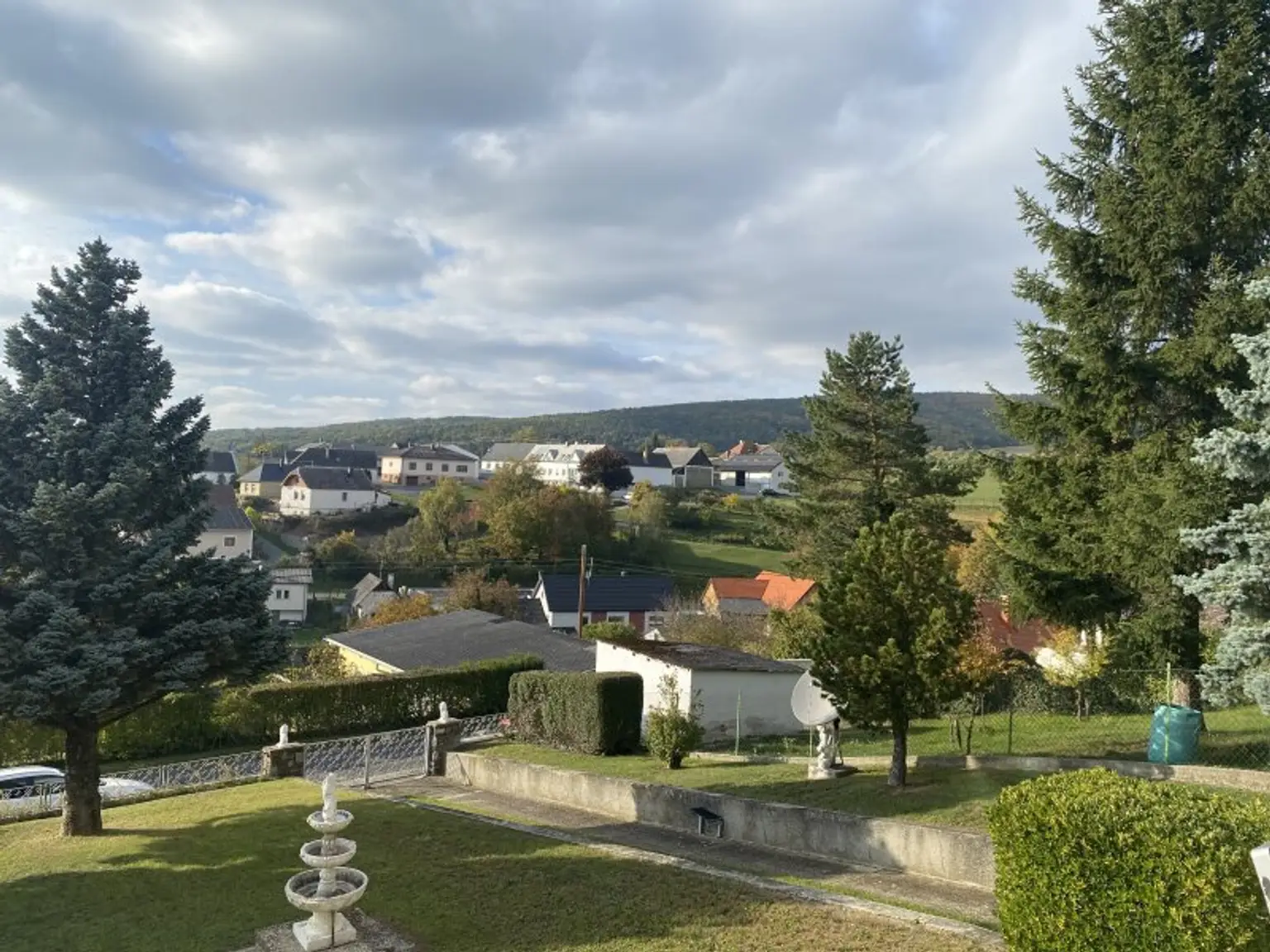 Gepflegtes Miethaus in ruhiger Aussichtslage