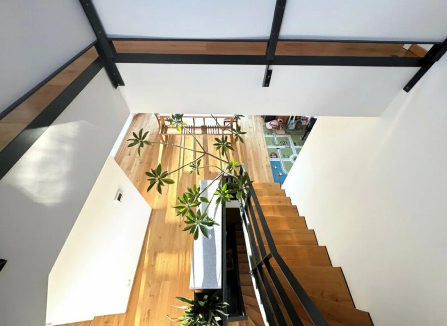 Modernes Einfamilienhaus mit exklusivem Schwimmteich/Naturpool