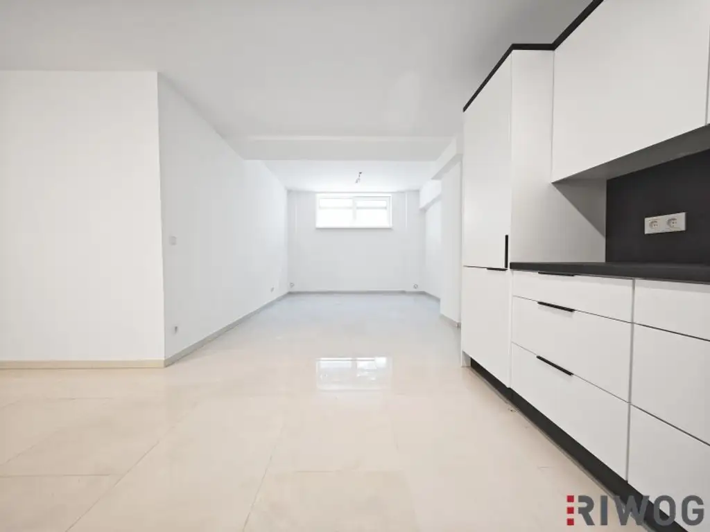 ERSTBEZUG | Townhouse mit Eigengarten in ruhiger Innenhoflage | auch Wohn-Büro Kombination möglich