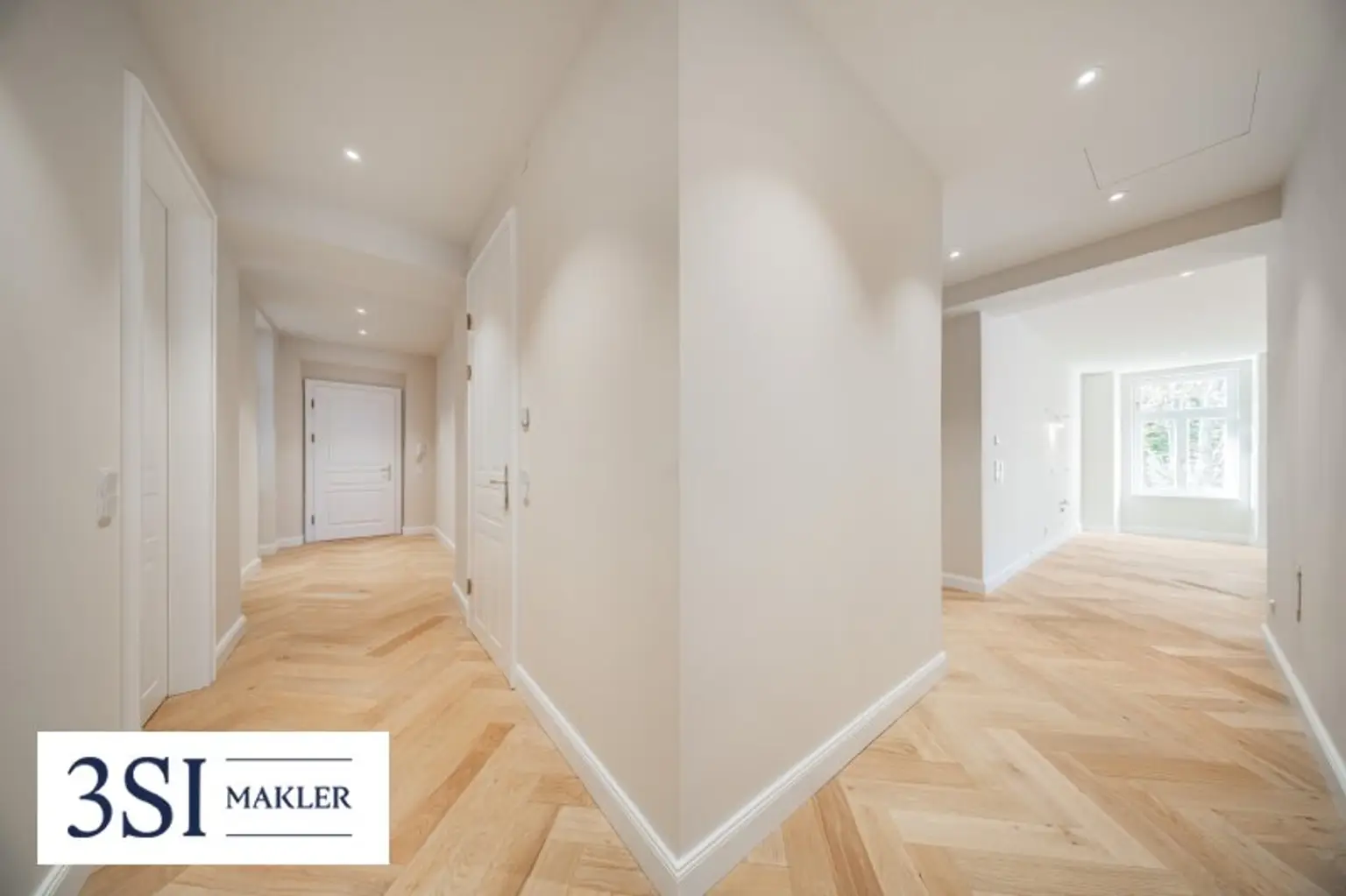 Wohnen beim Schloss Belvedere: Klimatisierter Erstbezug im Stilaltbau mit 2 Balkonen!