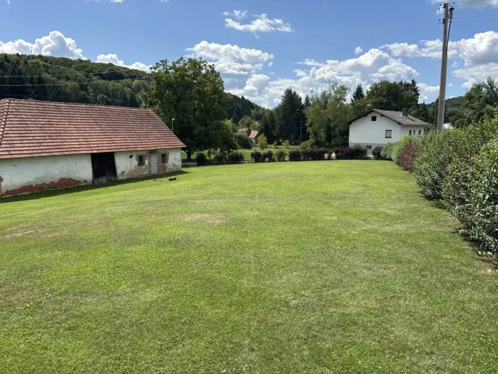 ** GARTENTAGE ** ren.bed. Landhaus mit bezauberndem Grundstück !! Ca. 7.200m 2 Wald inklusive !!