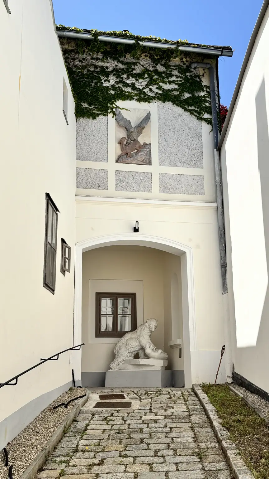 Wo Geschichte lebendig wird - Romantische Villa mit Park