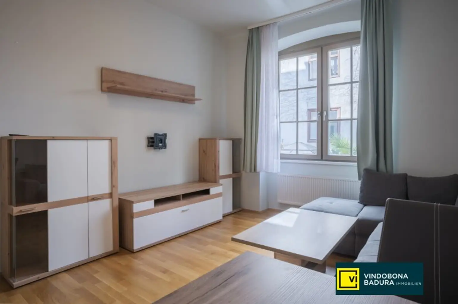 Zimmer 1 mit Küchenzeile