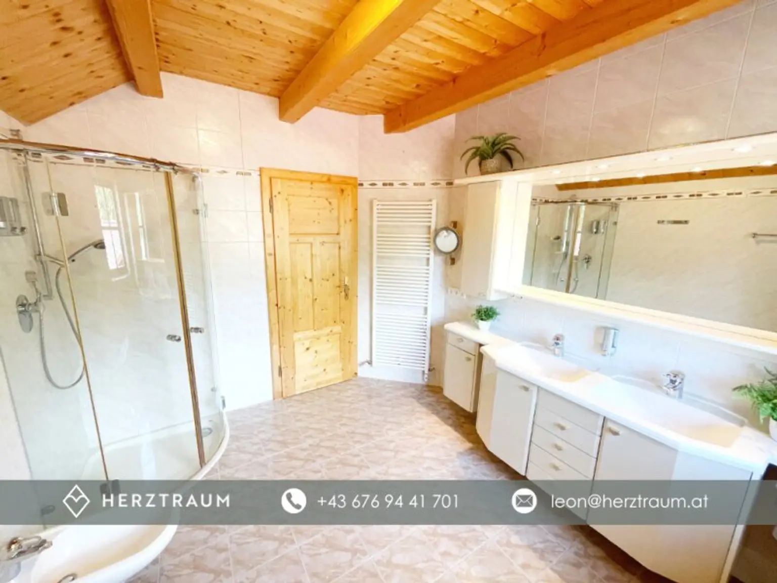 Exklusive Haushälfte mit See- und Bergblick || 4 Zimmer, Balkon, Terrasse || Toplage Oberdorf ||