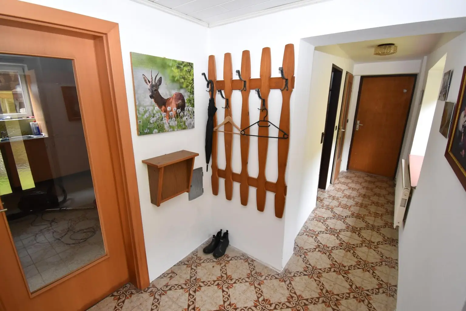 Wohnhaus mit SANIERUNGSBEDARF