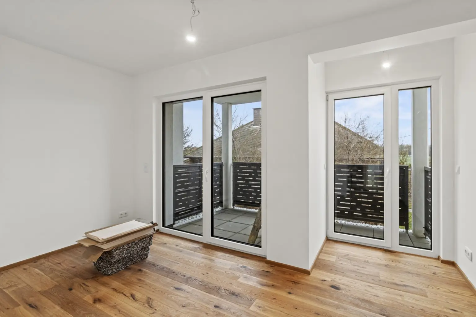 8 | ++ NEU ++ REIHENHAUS mit Balkon, Terrasse und Wohnkeller in NEUESSLING | Prima Service Immobilien