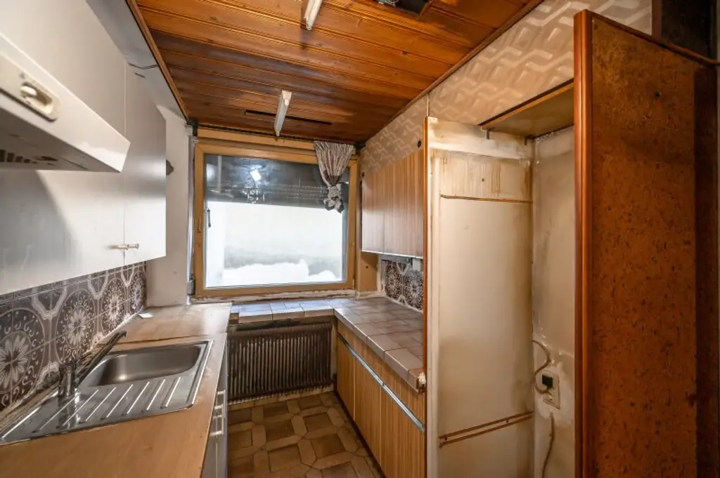 ++HG35++ sanierungsbedürftige 3-Zimmerwohnung mit Loggia