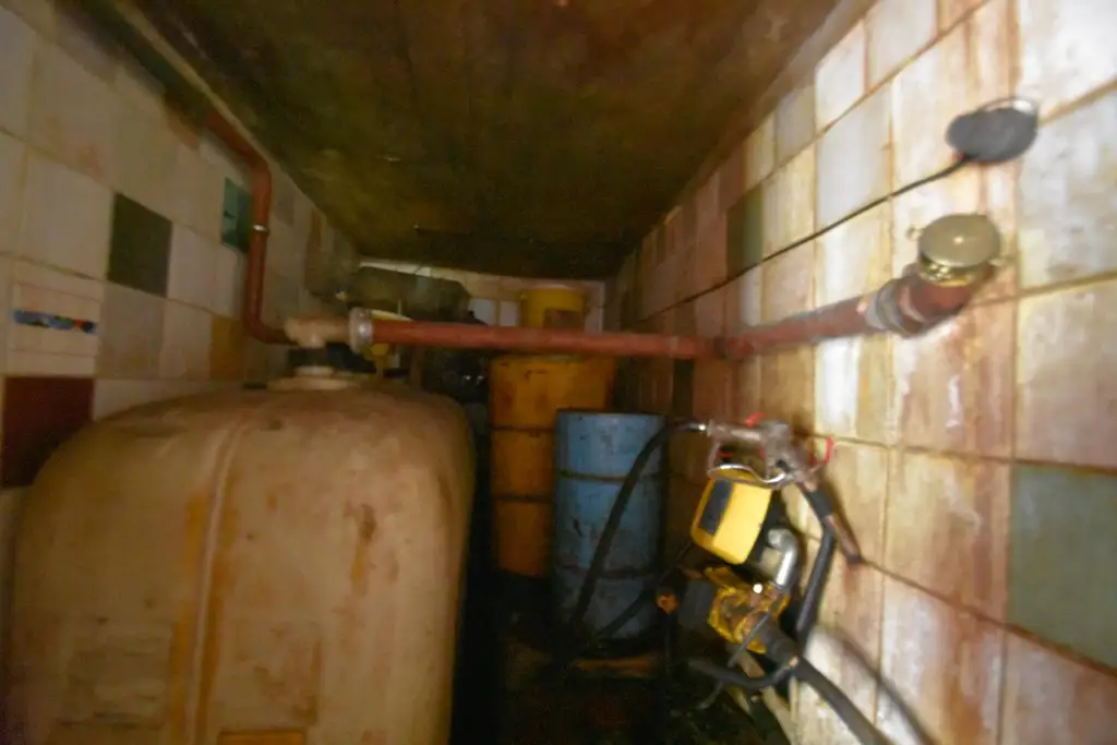 Wohnhaus mit großem Waldgrundstück