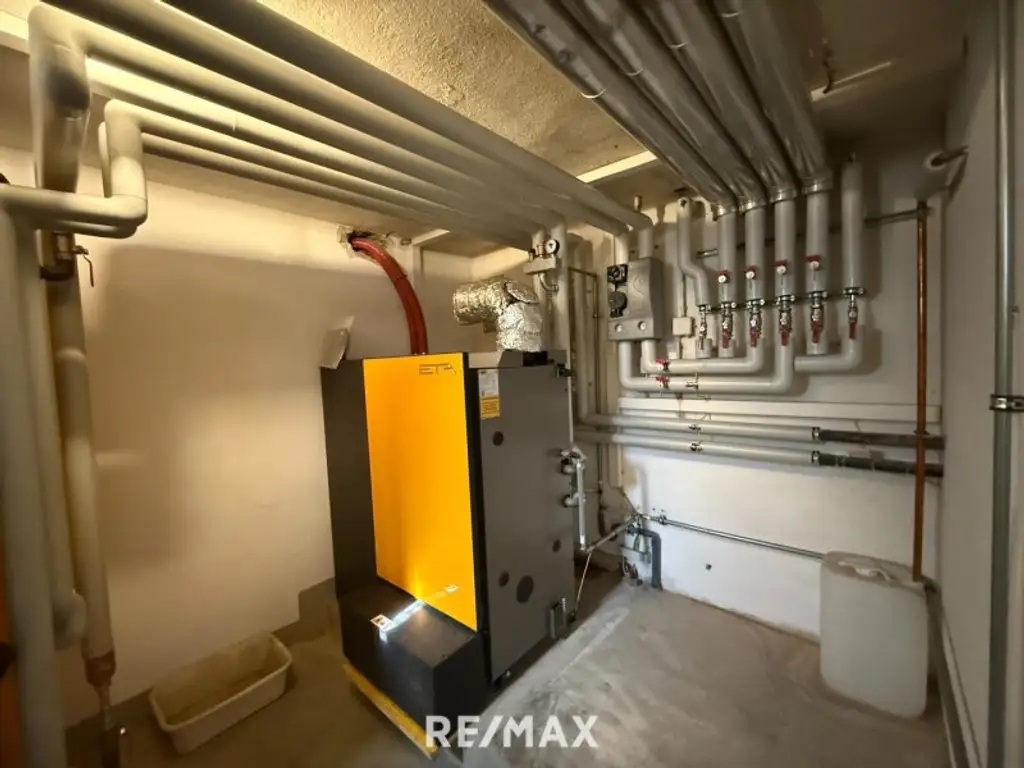 *** Gemeinschaftsprojekt oder Investment? Zwei Häuser, sechs Stellplätze, großes Grundstück in Toplage! ***