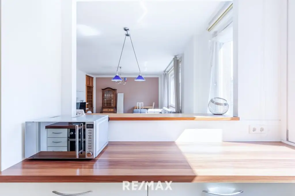 Lichtdurchflutete 2-Zimmer Wohnung im historischen Herzen Wiens