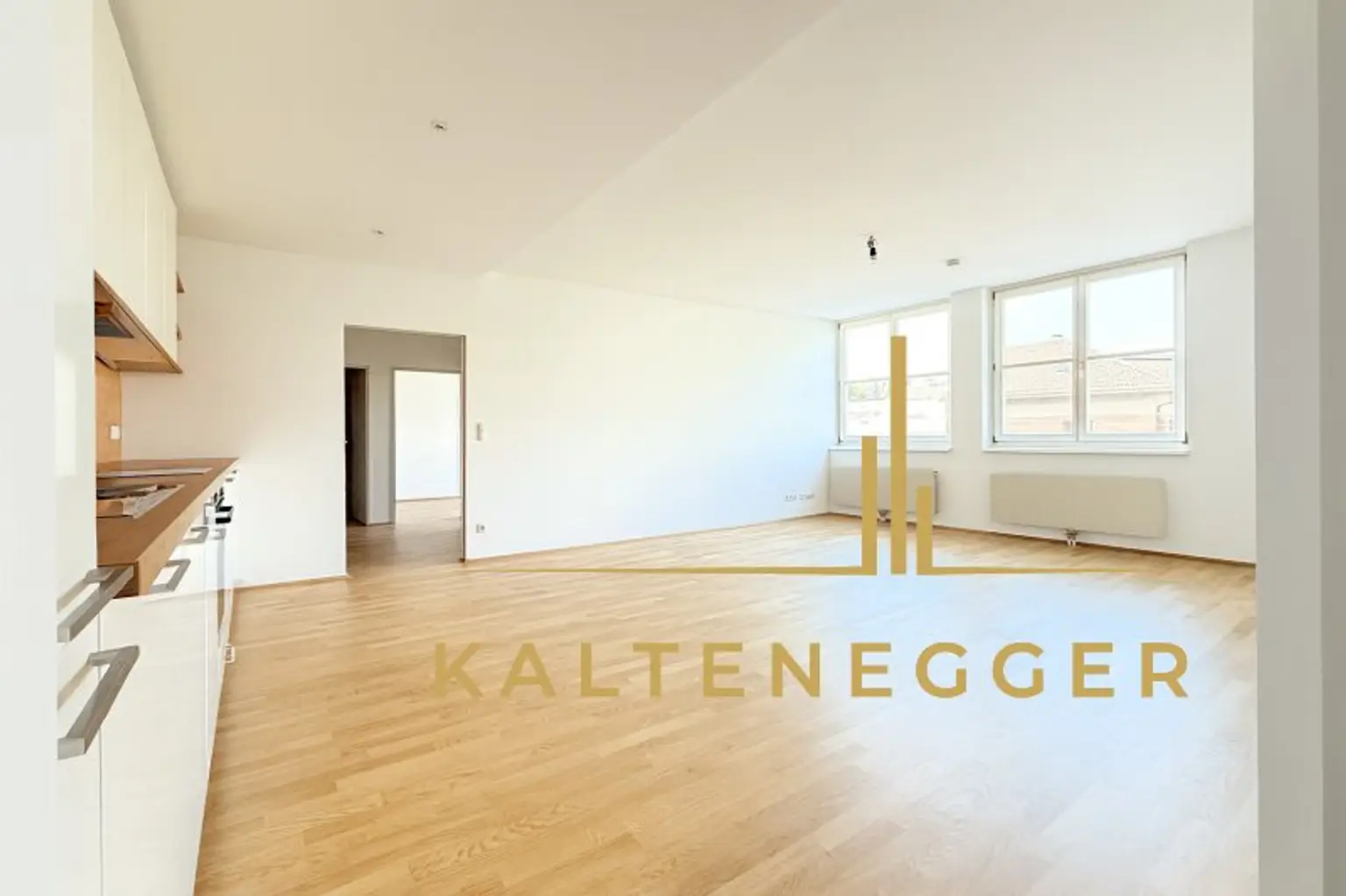 Helle 4-Zimmer-Wohnung ++ ca. 95 m² ++ modern saniert ++ 2. Stock