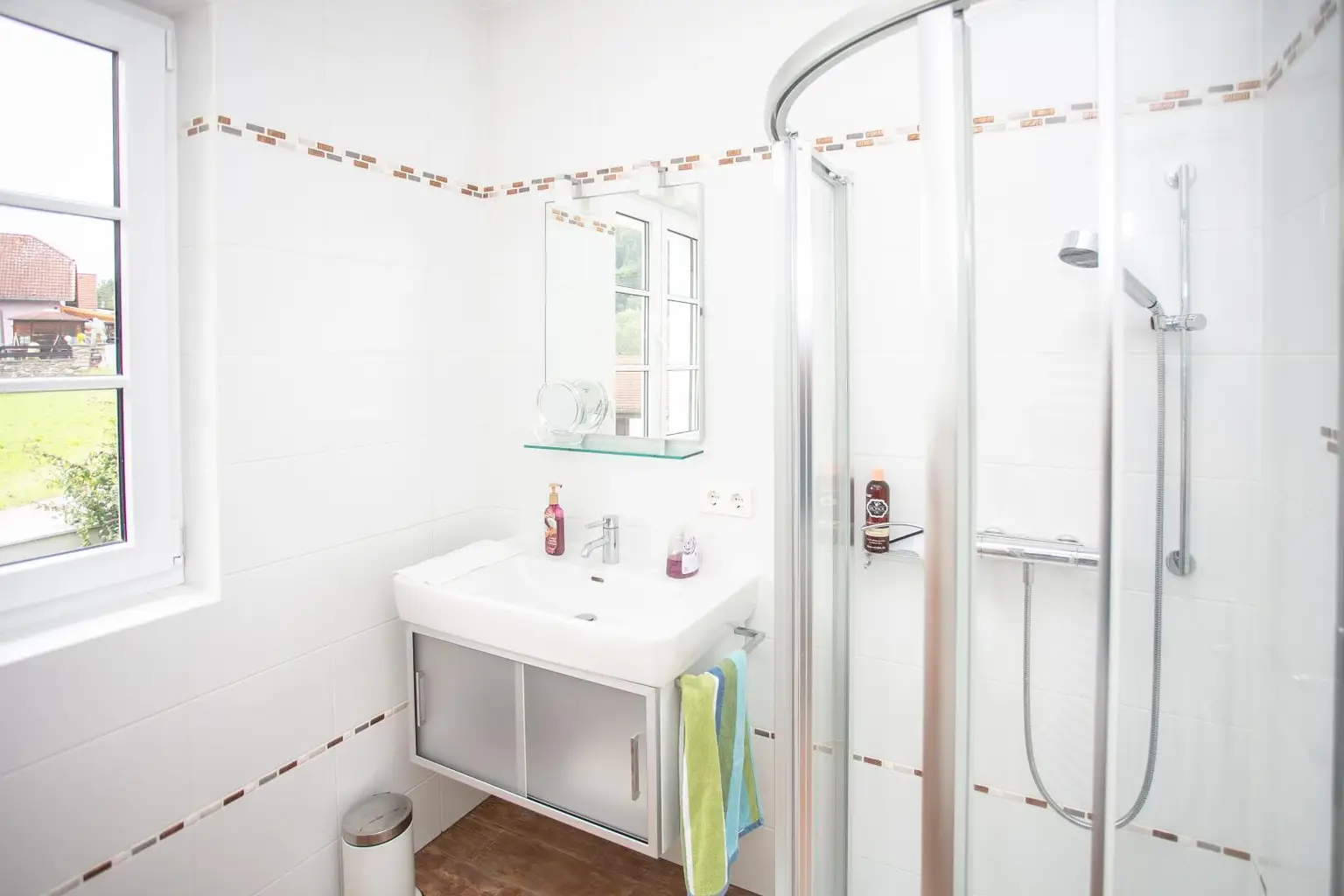 OG-Badezimmer beim Schlafzimmer