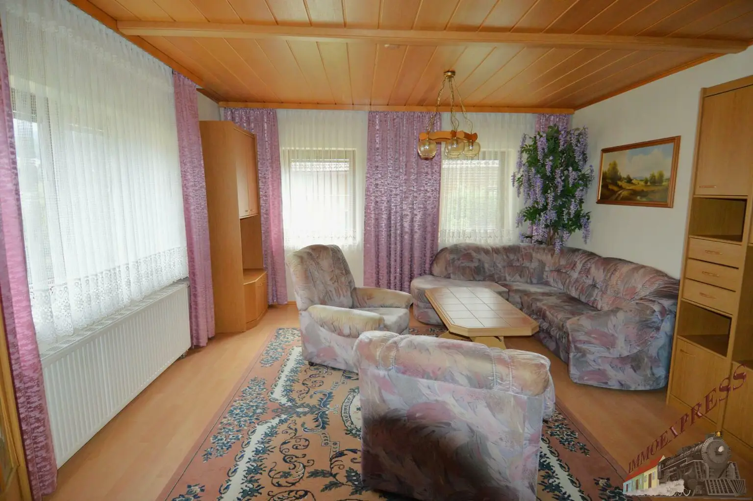 Ein-/ Zweifamilienhaus in ruhiger Aussichtslage