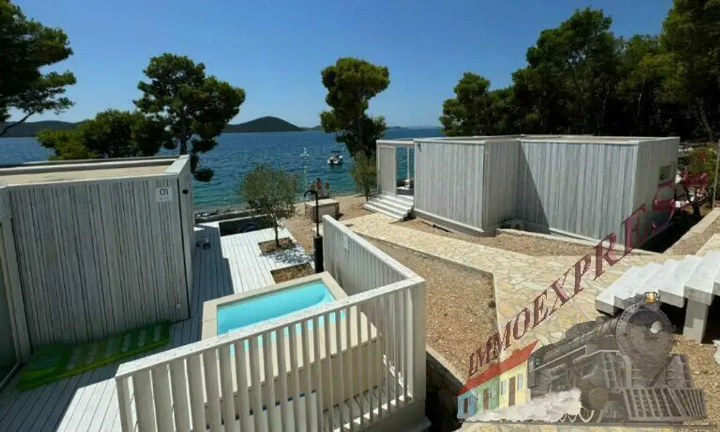 Villa Gioia – Moderne Strandvilla mit 45 m² Wohnfläche und 65 m² Terrasse im BUQEZ-Resort, Dalmatien