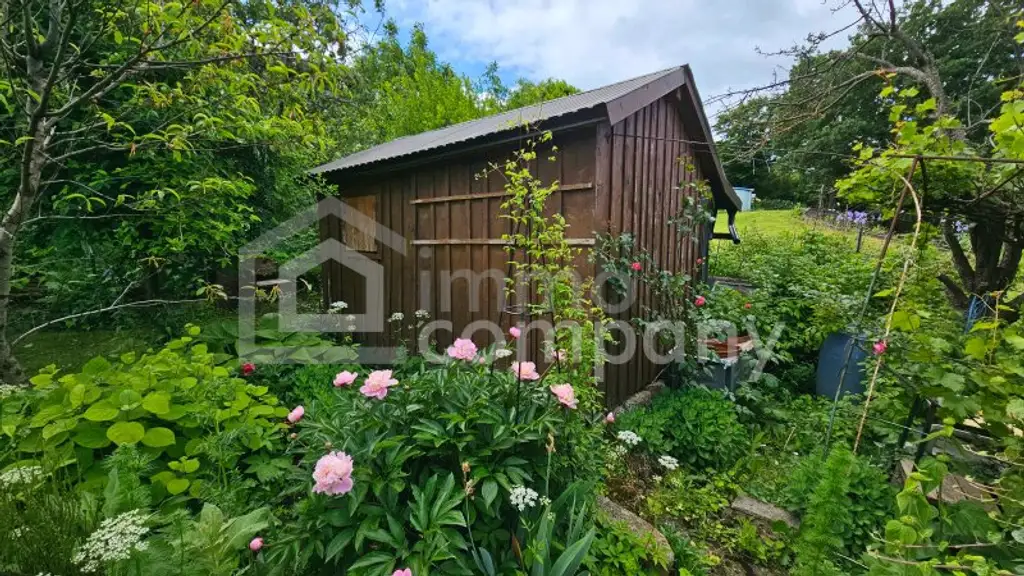 Renovierungsbedürftiges Haus mit idyllischen, großen Garten in Sommerein zu verkaufen!