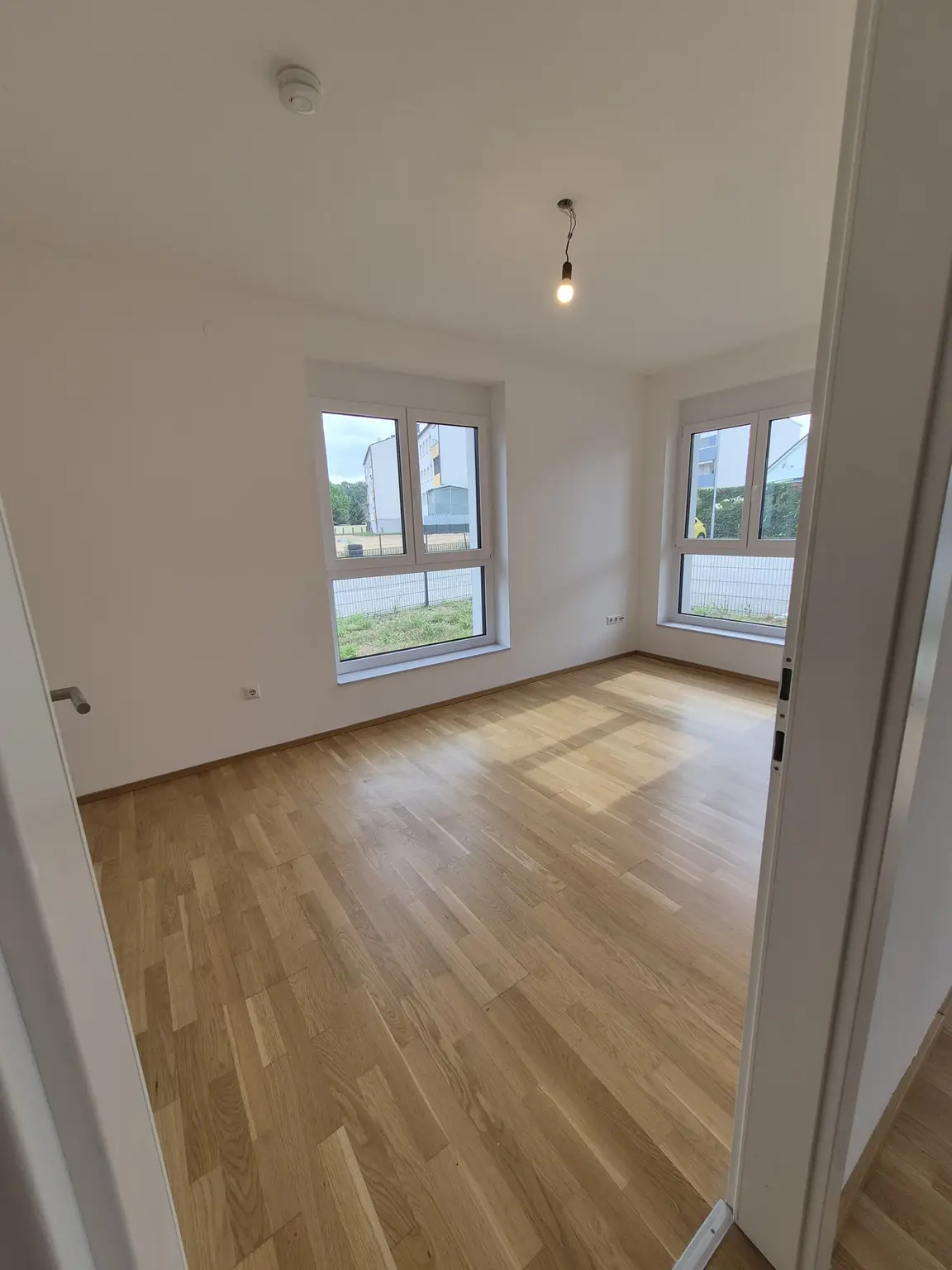 Neubau: Moderne ca. 65 m² 3-Zimmer-Wohnung mit ca. 64 m² Garten