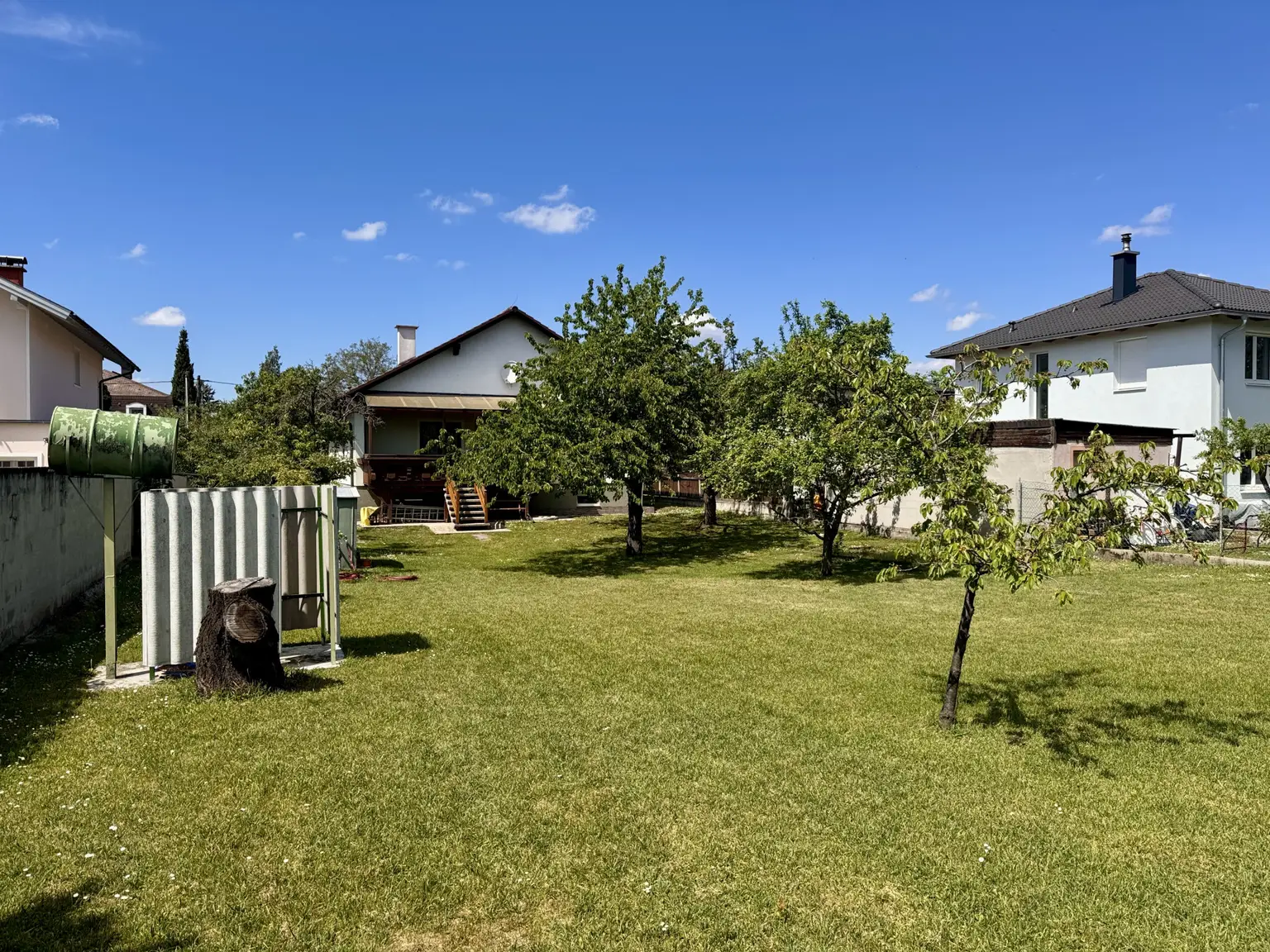 Garten Blick Richtung Haus