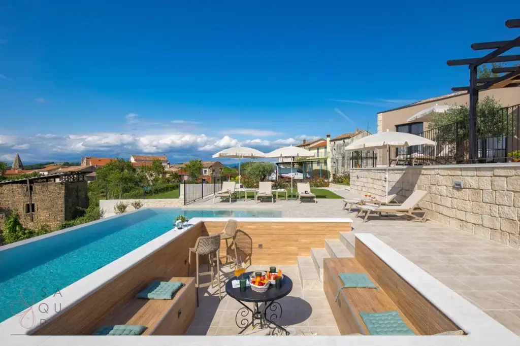 Mediterraner Rückzugsort mit Investitionspotenzial – Ihre Traumvilla in Kascerga