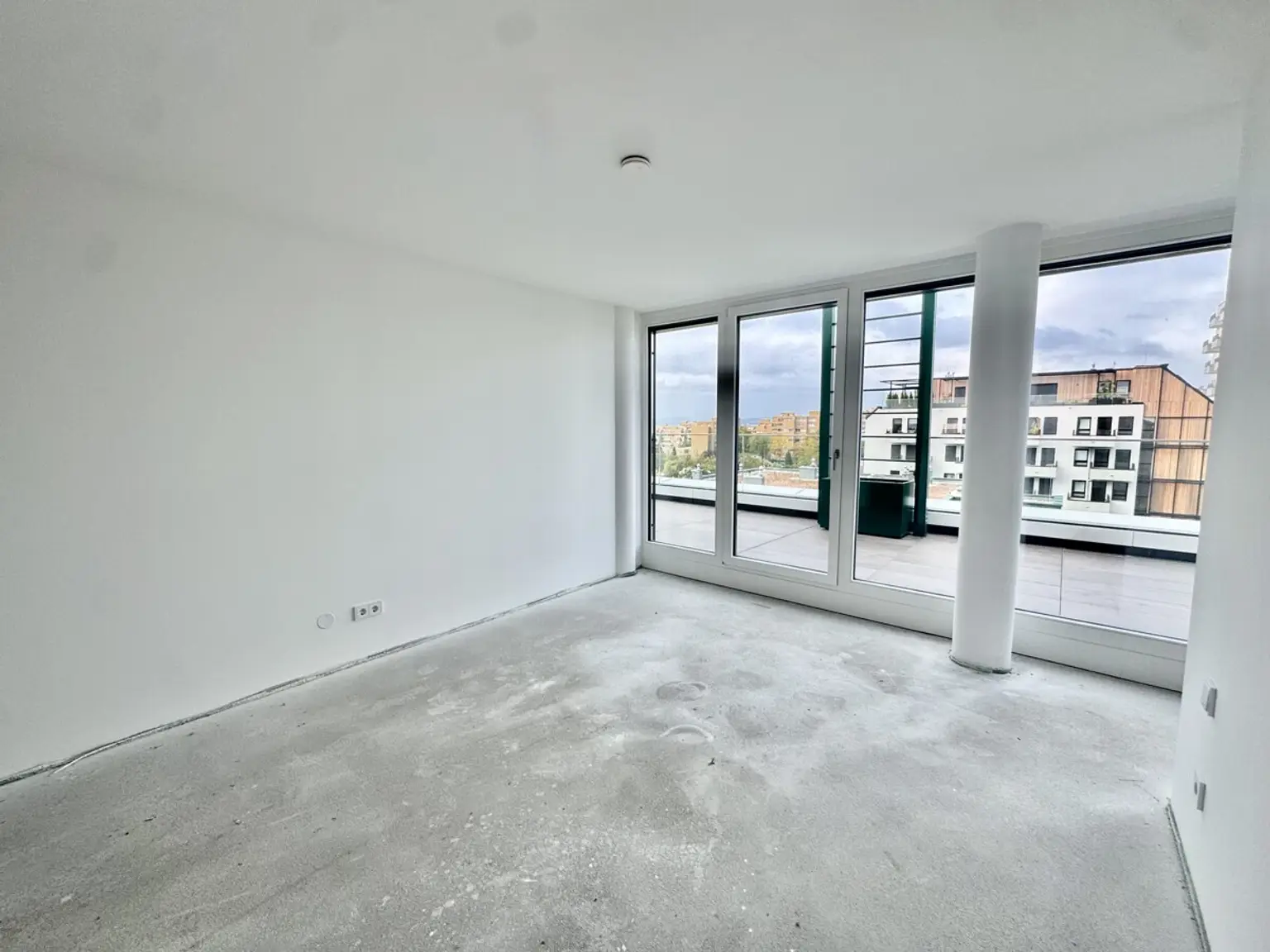 Sonnenpenthouse mit 90m2 Terrasse und Ausblick: Provisionsfrei - Wohnung + Büro mit luxuriöser Ausstattung