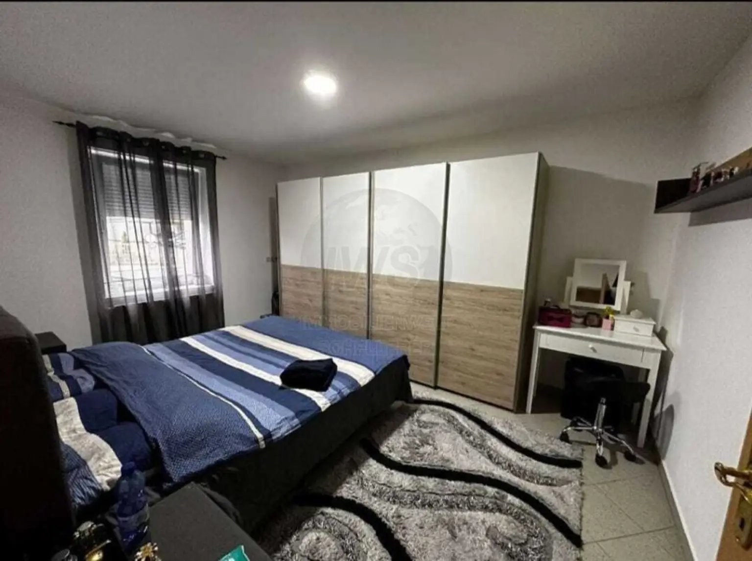 Attraktives Zinshaus in Wels: Modernisiert, 256m², Garten, Garage & 7 Stellplätze!