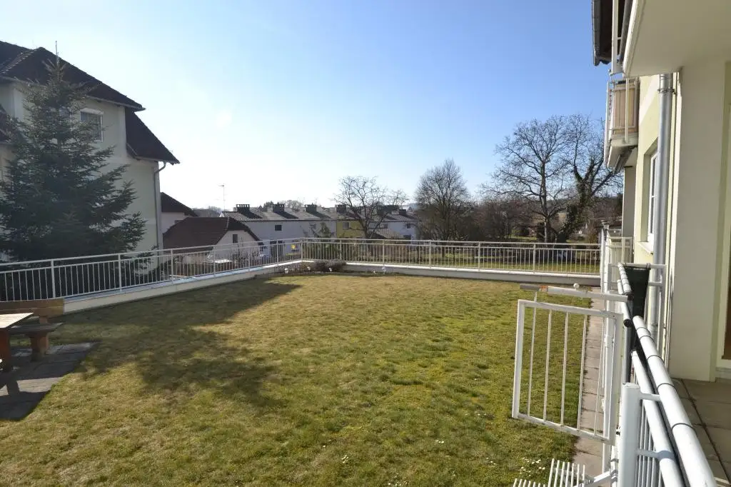 Helle & ruhige Wohnung mit Gemeinschaftsgarten
