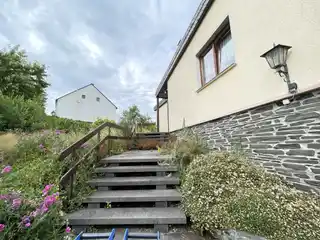 Treppe zum Eingang