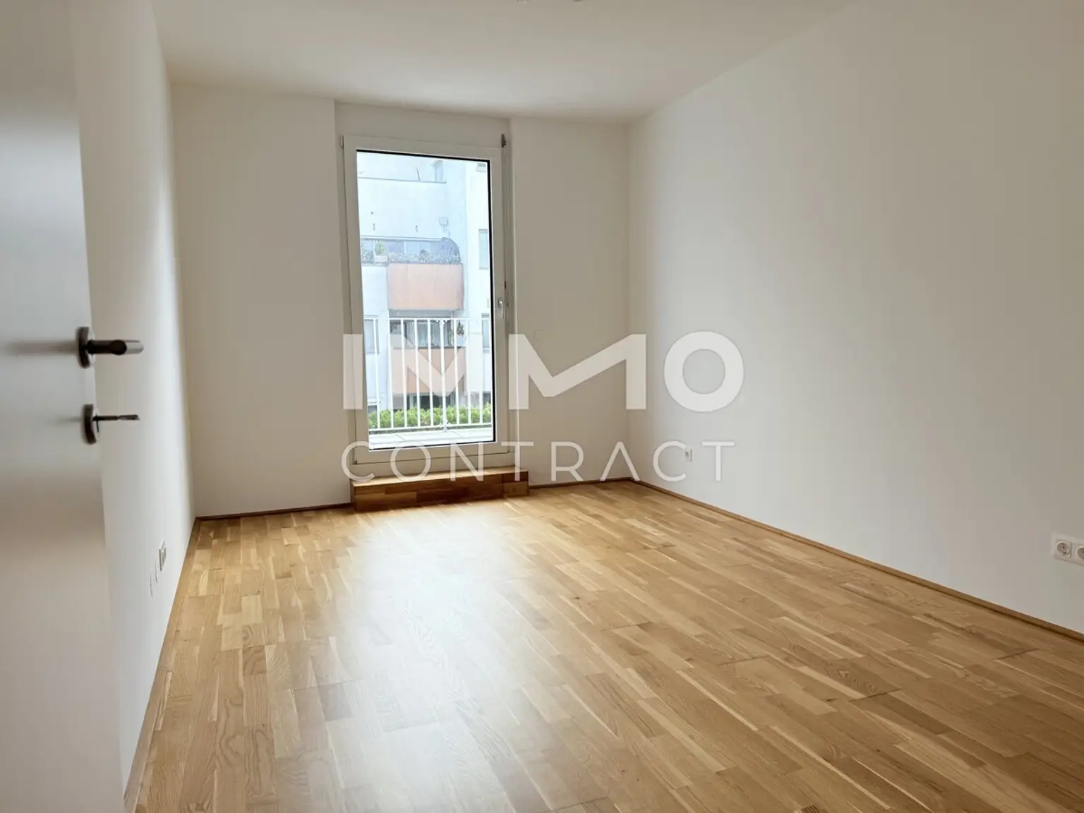 EDI N° 7 - Erstbezug Provisionsfreie 3 Zimmerwohnung mit Loggia und grosser Terrasse
