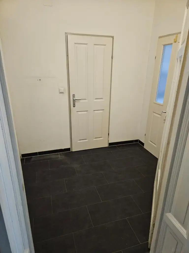 Bei XXX-Lutz, Wohnung mit Wohn-Essküche und 1 Zimmer ++Videorundgang++