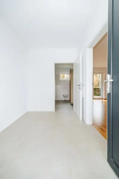 FUßE VOM RUCKERLBERG I DIREKT AM LEONHARDBACH I LKH NÄHE I SÜD-TERRASSE I SACKSTRAßE I ABSOLUTE RUHELAGE I MODERNER GRUNDRISS I EXKLUSIVER NEUBAU I TIEFGARAGE I AB SOFORT VERFÜGBAR I