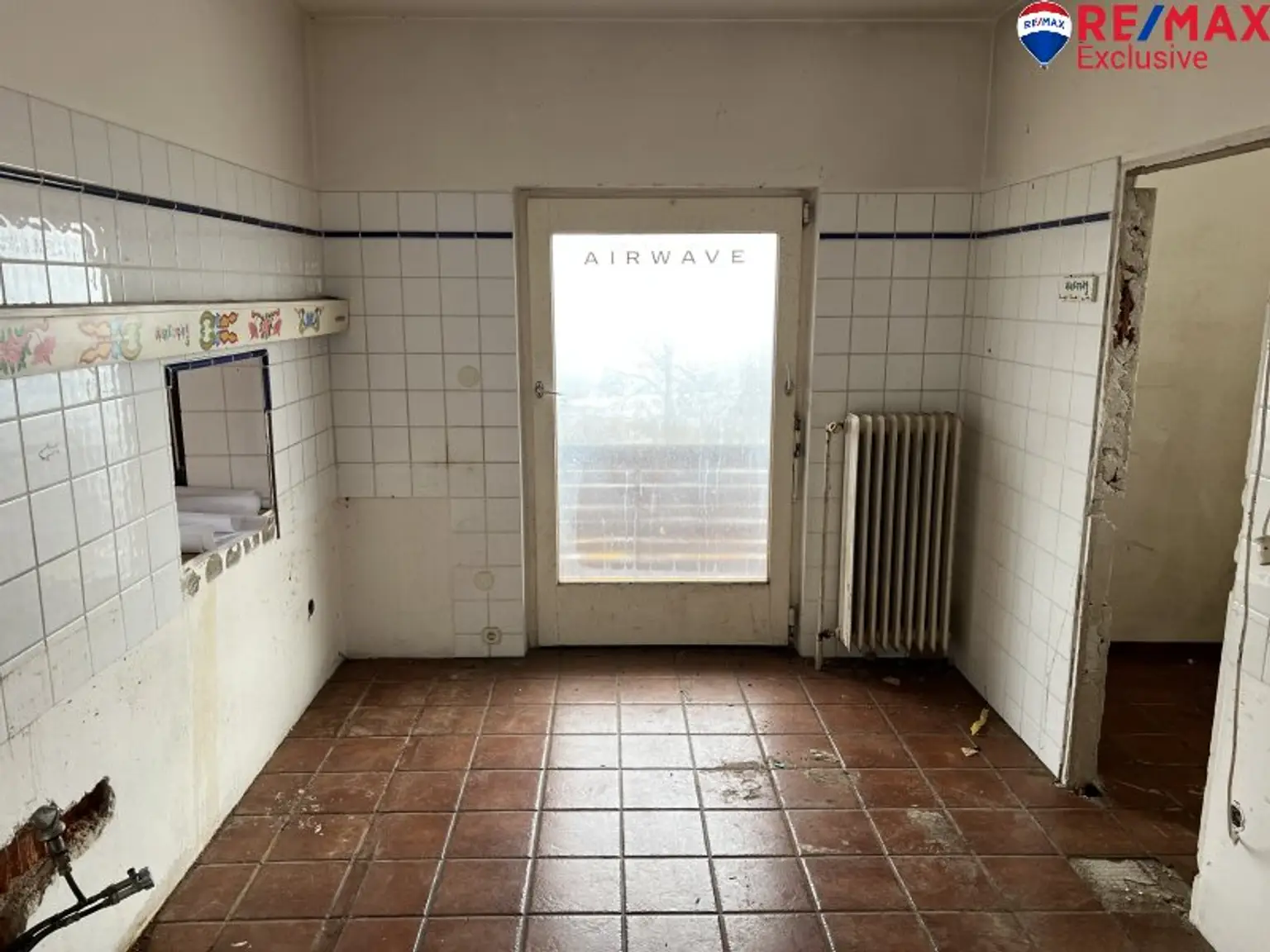 Der Hohen Wand und dem Schneeberg so nah! Sanierungsbedürftiges Einfamilienhaus mit Garten und Garage!