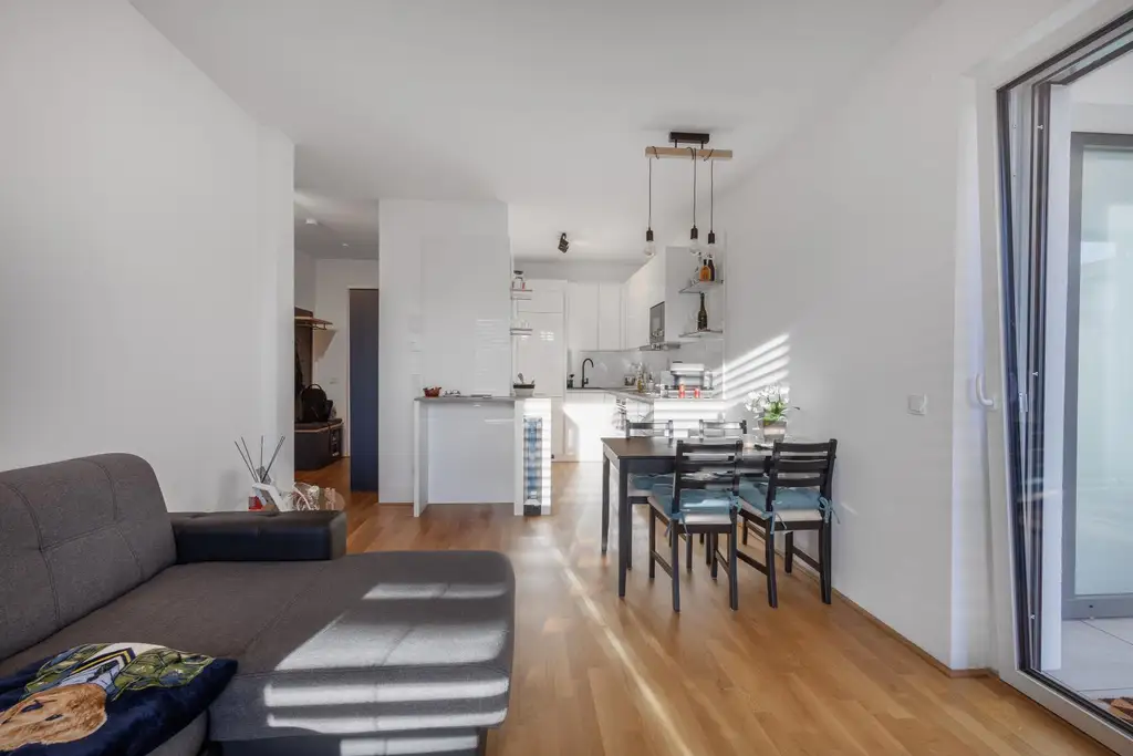 Moderne, vermietete 2-Zimmer-Wohnung mit Balkon & Tiefgarage